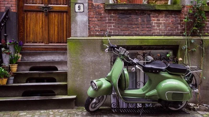 Scooter vs Motorcycle : Which One To Pick 3 What is a Scooter